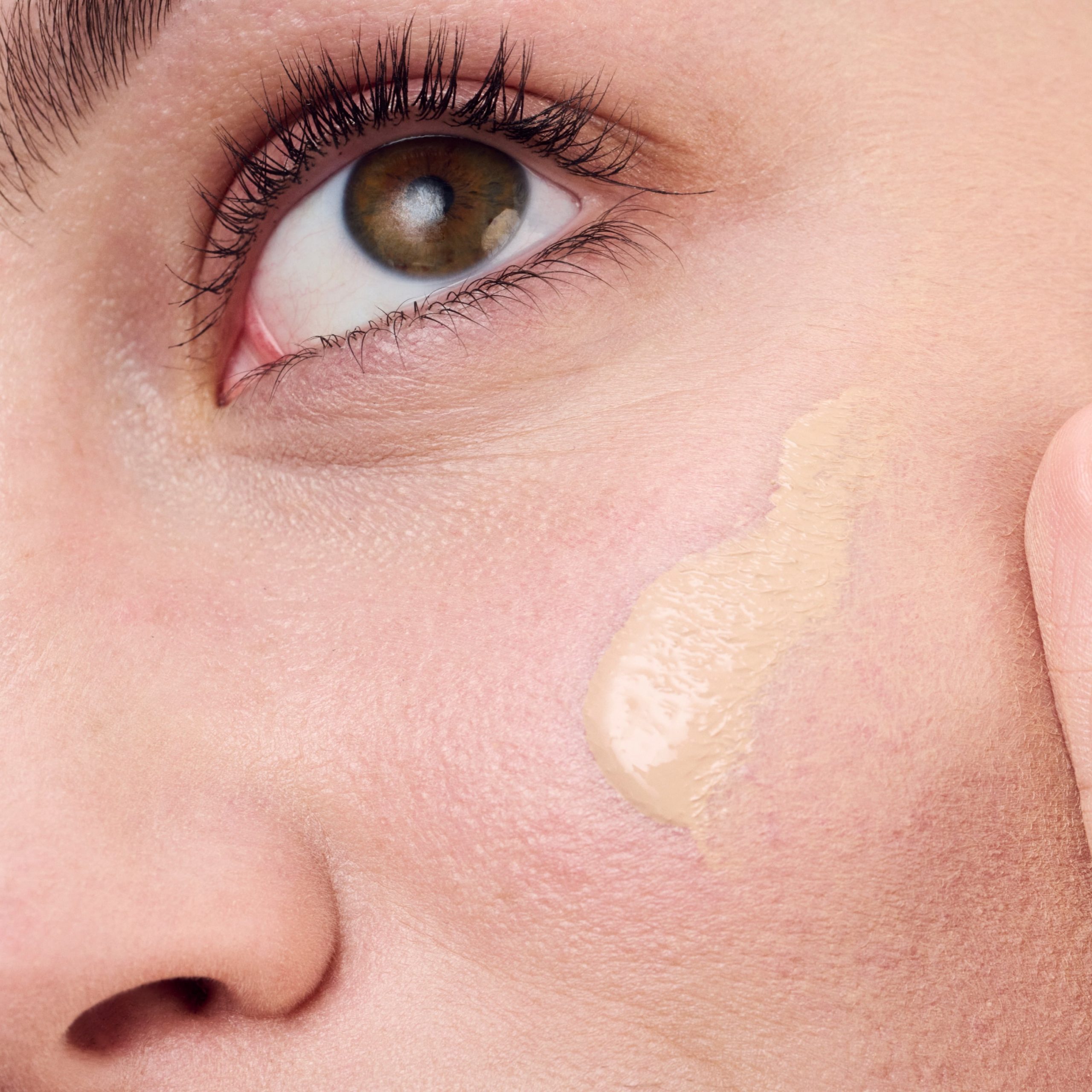 Redness Solutions Makeup Broad Spectrum SPF 15 - Image 2