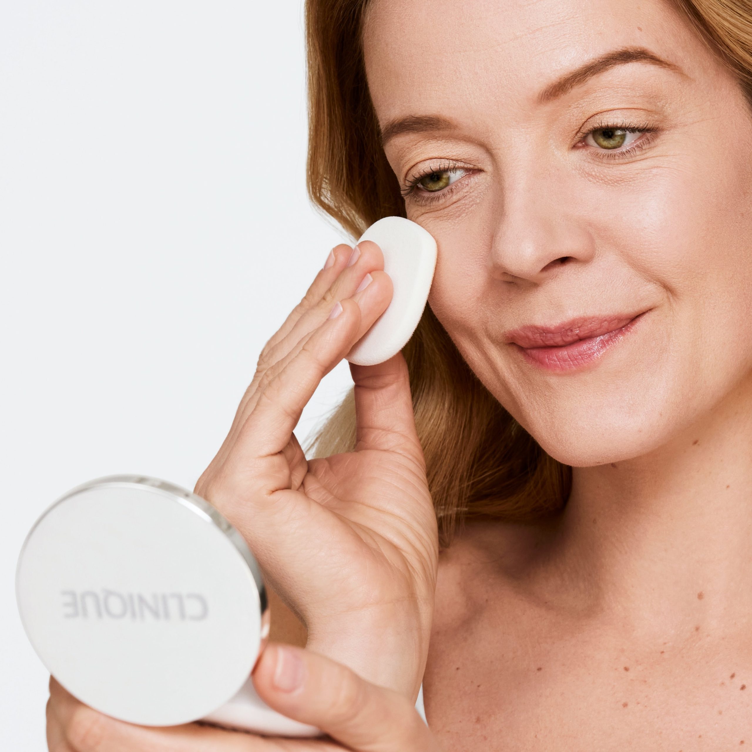 Beyond Perfecting? Powder Foundation + Concealer - Image 3