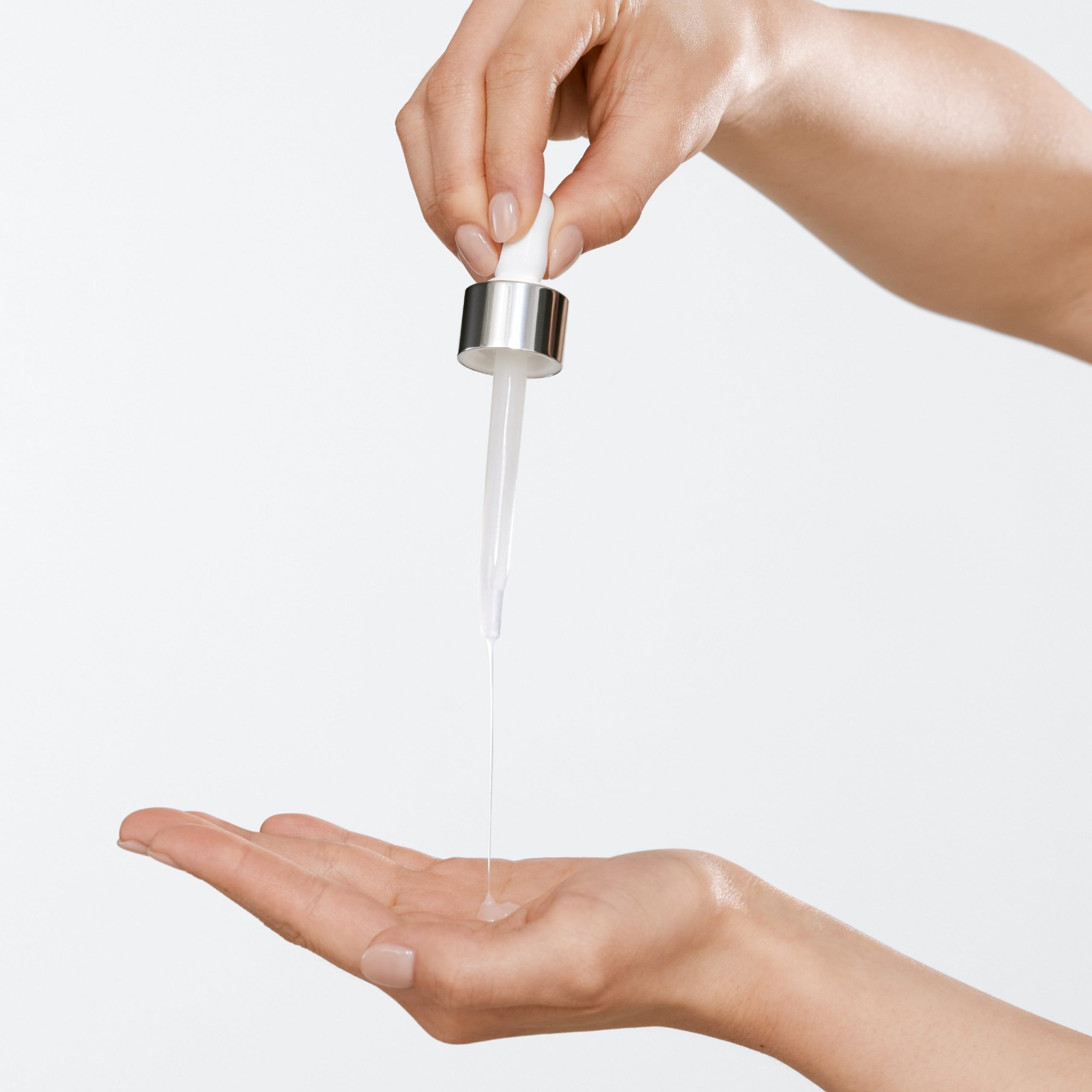 Acne Solutions? Acne + Line Correcting Serum - Image 4