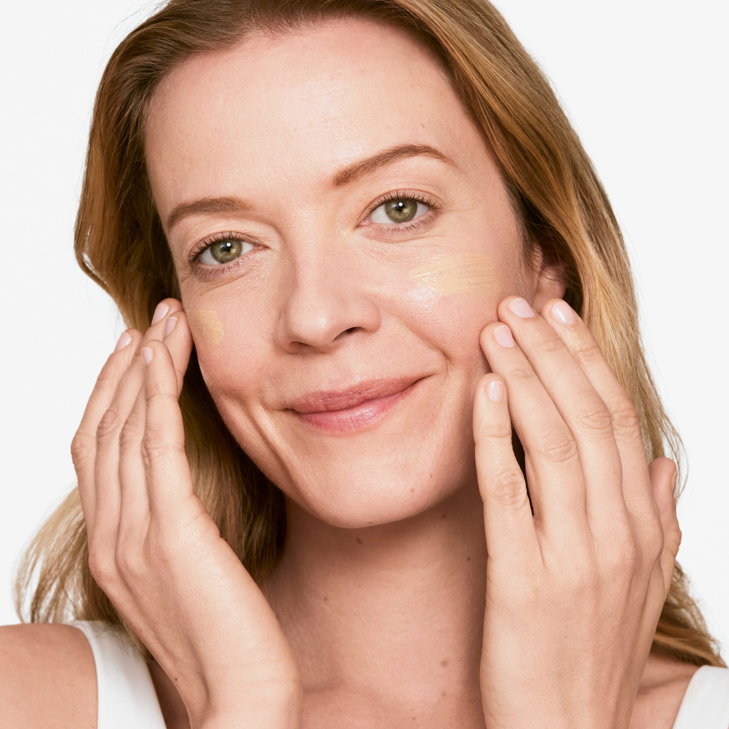 City Block? Sheer Oil-Free Daily Face Protector Broad Spectrum SPF 25 - Image 4